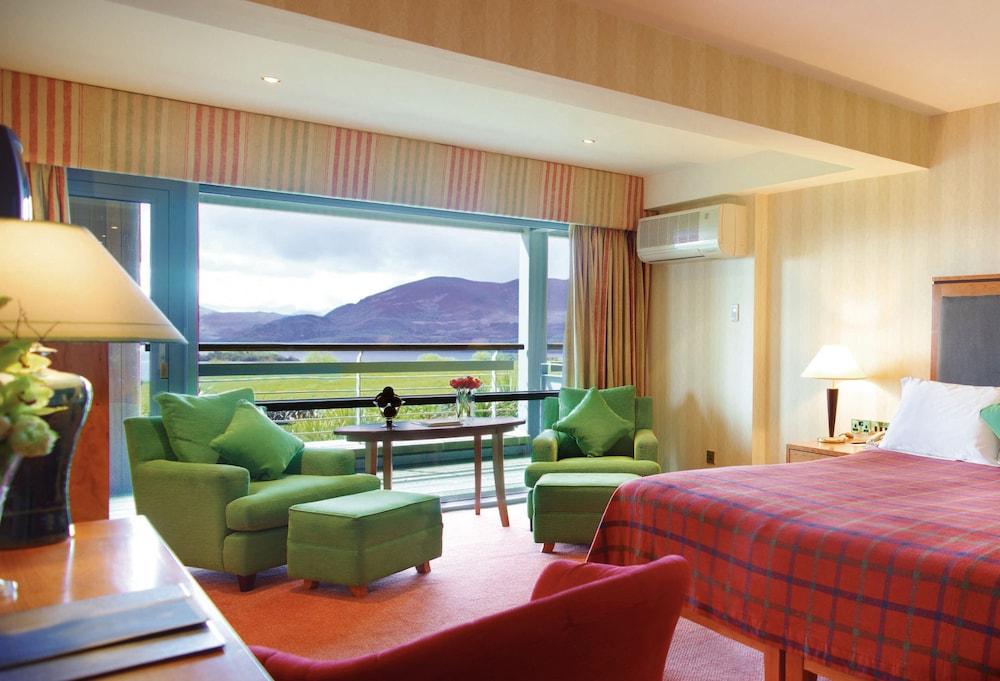 Aghadoe Heights Hotel & Spa Killarney Exterior foto A room at the Killarney International Hotel